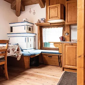 Apartment Mansarda 4 Posti Letto In A Borca Di Cadore, Villanova (Belluno)